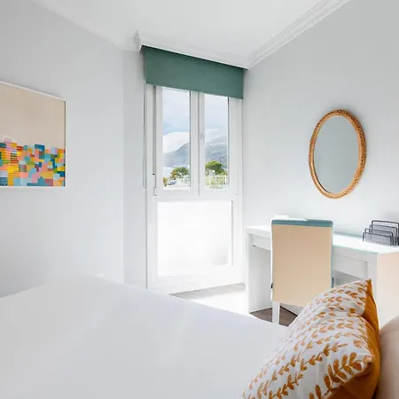Apartamento Beachfront With Communal Swimming Pool And Parking