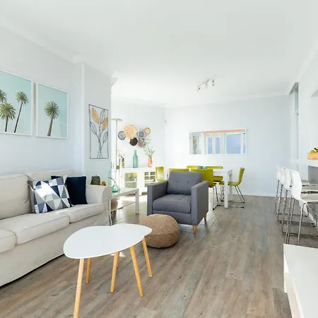 Beachfront With Communal Swimming Pool And Parking Apartamento Radazul
